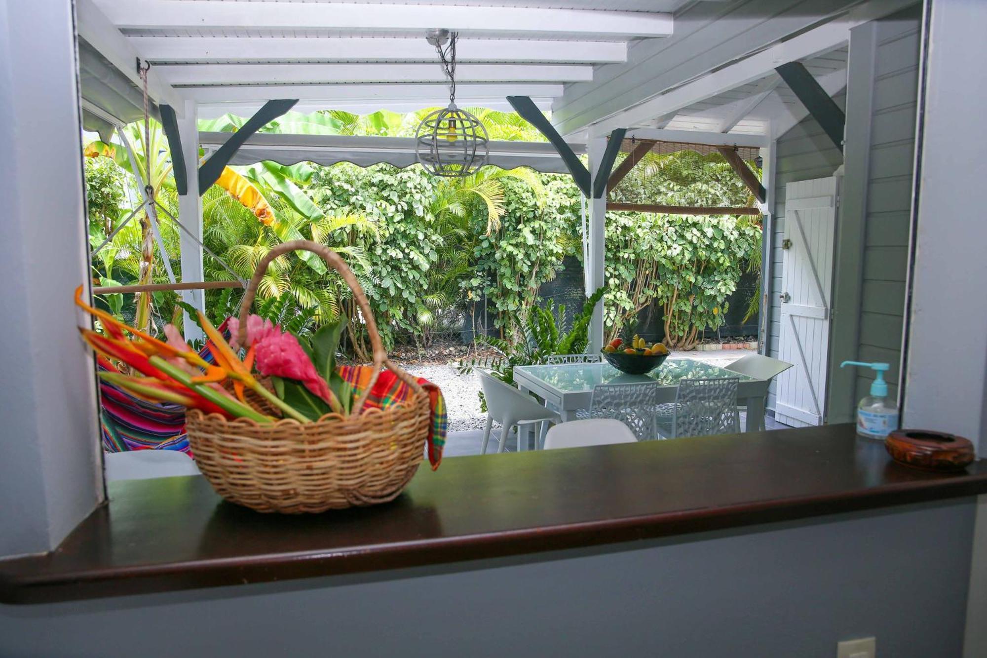 Les Nuits Galantes Mandevilla Maison Privee Avec Jacuzzi Saint-Francois  Exterior photo