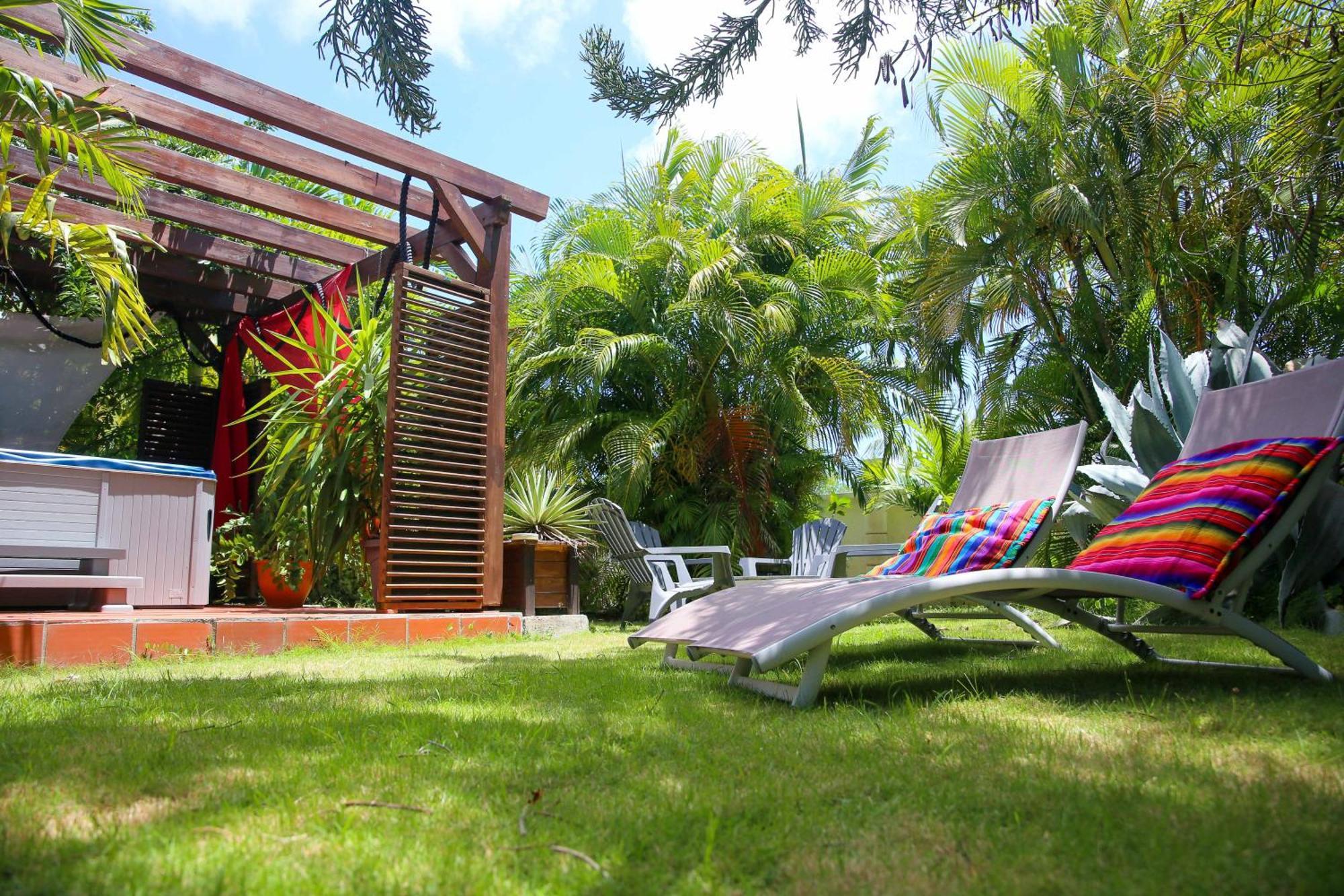 Les Nuits Galantes Mandevilla Maison Privee Avec Jacuzzi Saint-Francois  Exterior photo